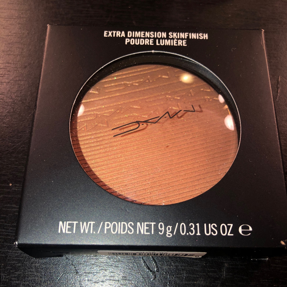 MAC SKINFINISH HIGHLIGHTER GLOW WITH IT